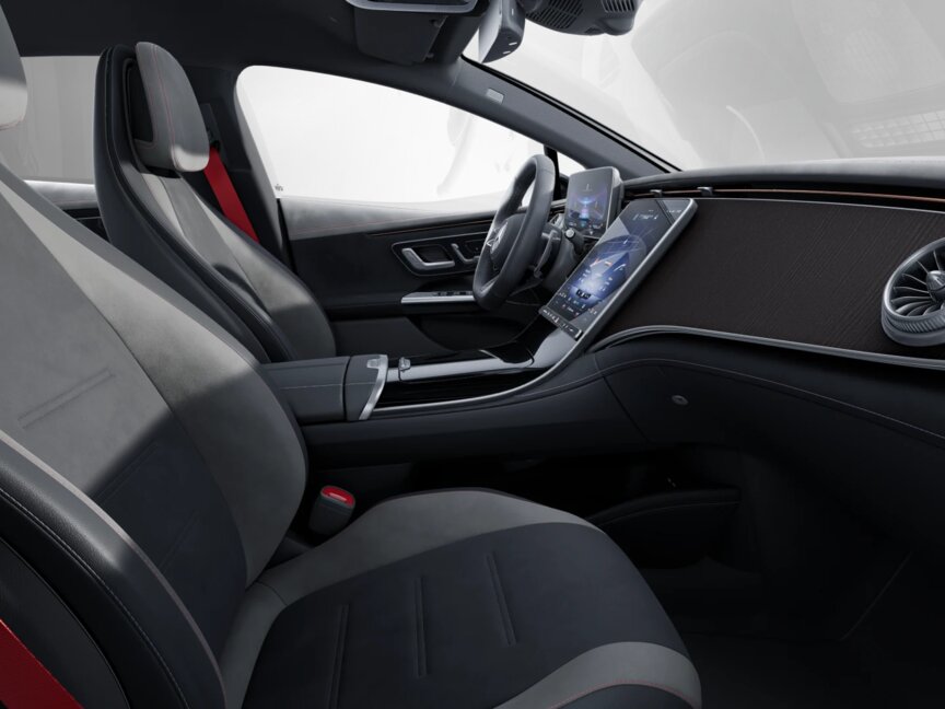 Mercedes-Benz AMG EQE 43 4M