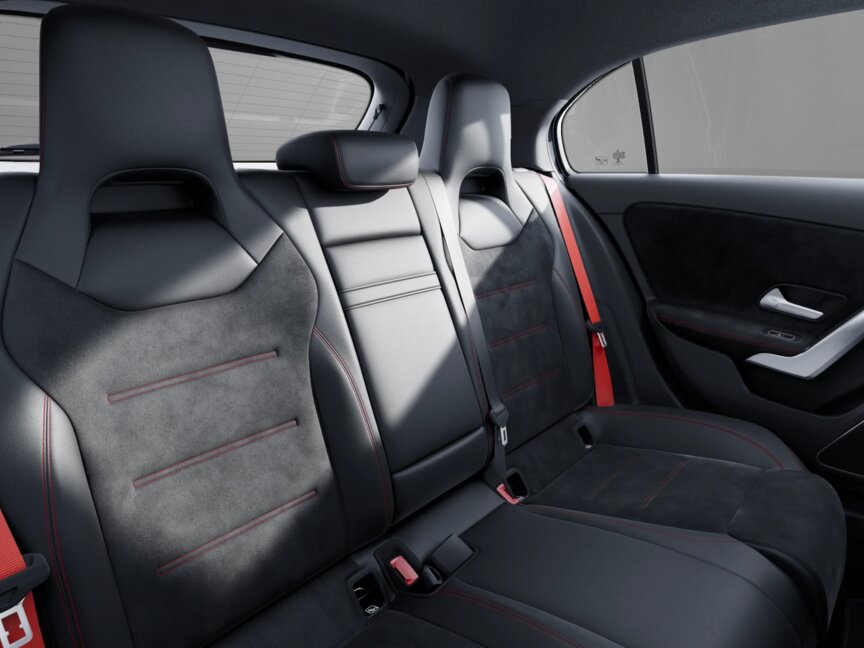 Mercedes-Benz A 35 AMG 4M