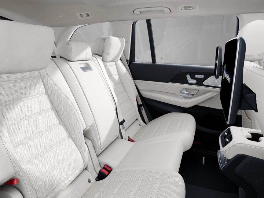 Mercedes-Benz GLS 450 d 4MATIC off-road vehicle