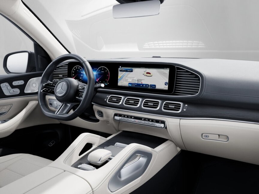 Mercedes-Benz GLS 450 d 4MATIC off-road vehicle