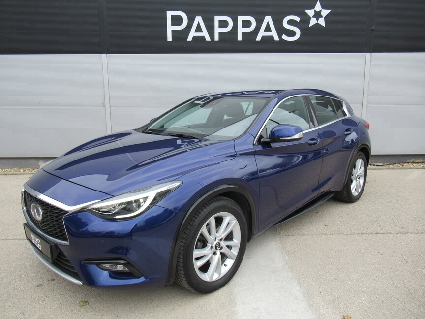 Infiniti Q30