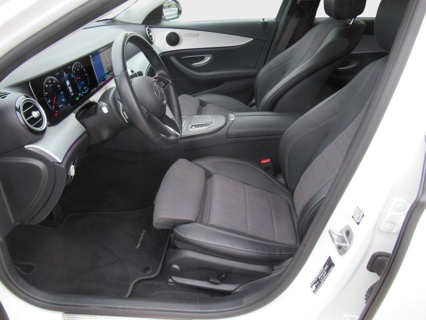 Mercedes-Benz E 300 e 4MATIC Limousine