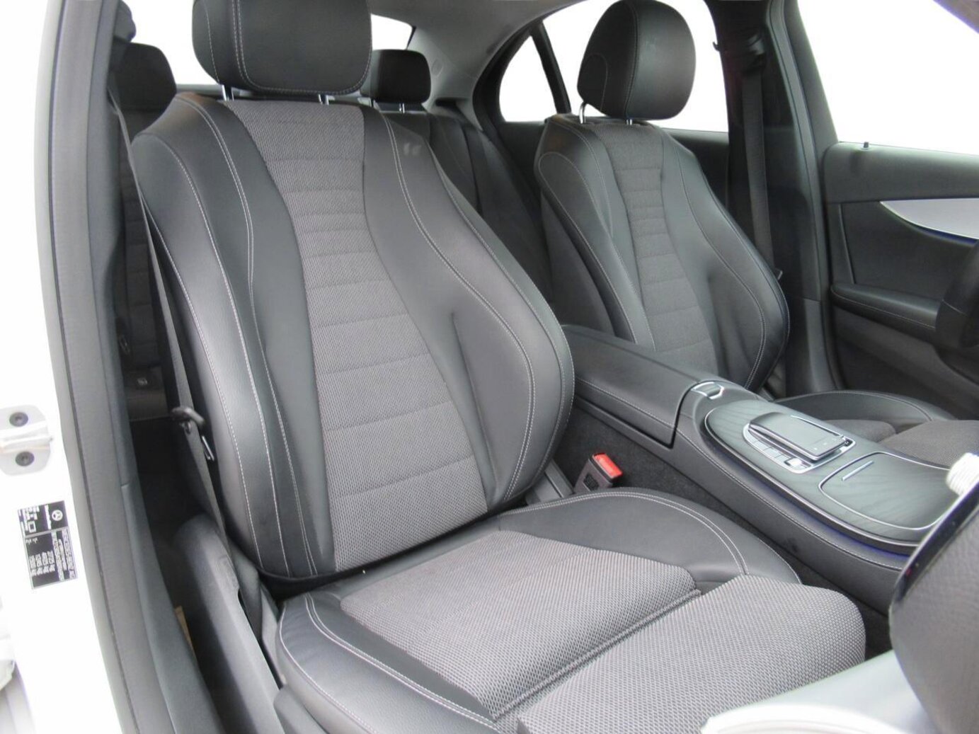 Mercedes-Benz E 300 e 4MATIC Limousine