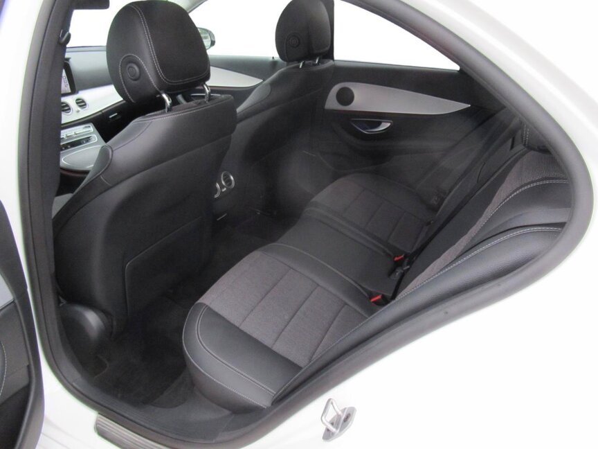 Mercedes-Benz E 300 e 4MATIC Limousine