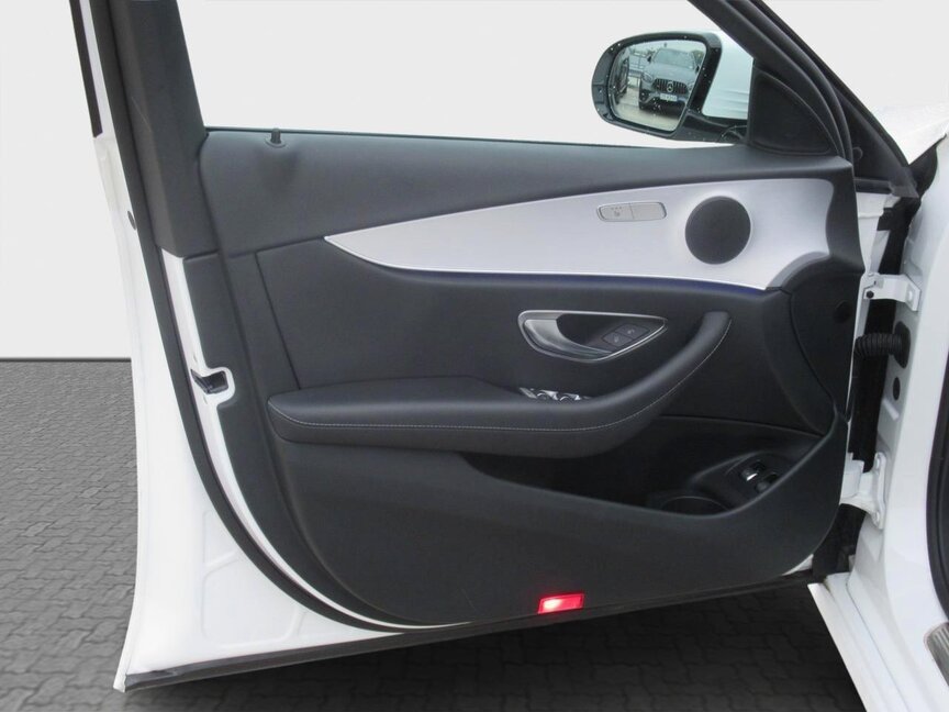 Mercedes-Benz E 300 e 4MATIC Limousine