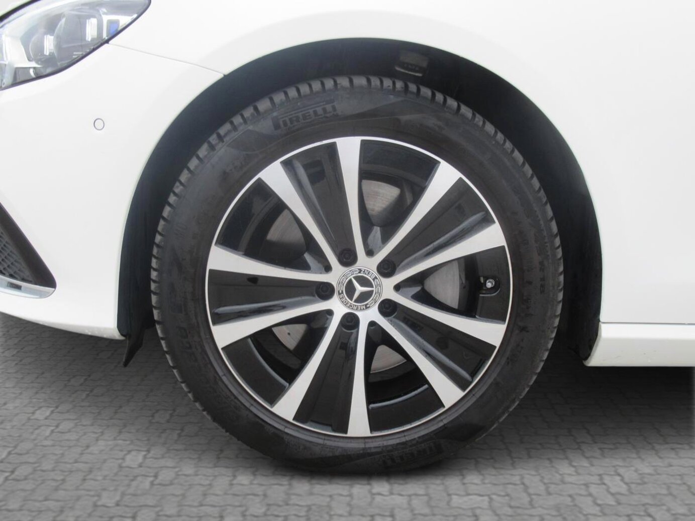 Mercedes-Benz E 300 e 4MATIC Limousine