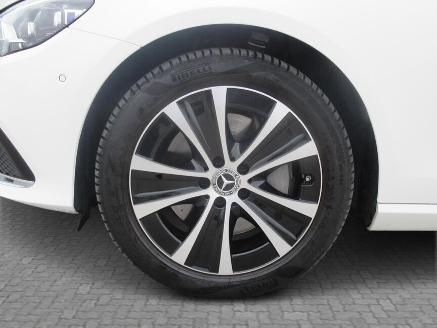 Mercedes-Benz E 300 e 4MATIC Limousine