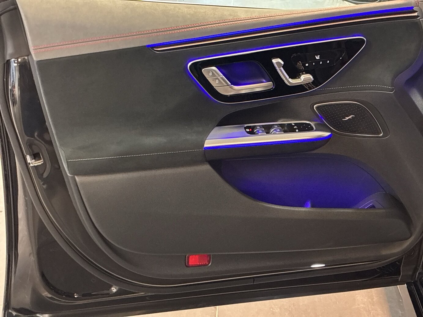 Mercedes-Benz AMG EQE 43 4M