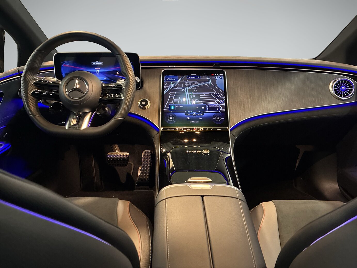 Mercedes-Benz AMG EQE 43 4M