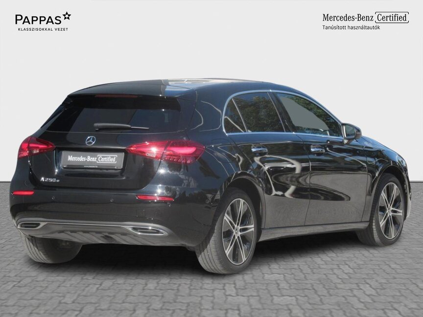 Mercedes-Benz A 250 e Kompaktlimousine mit EQ Hybrid Technologie