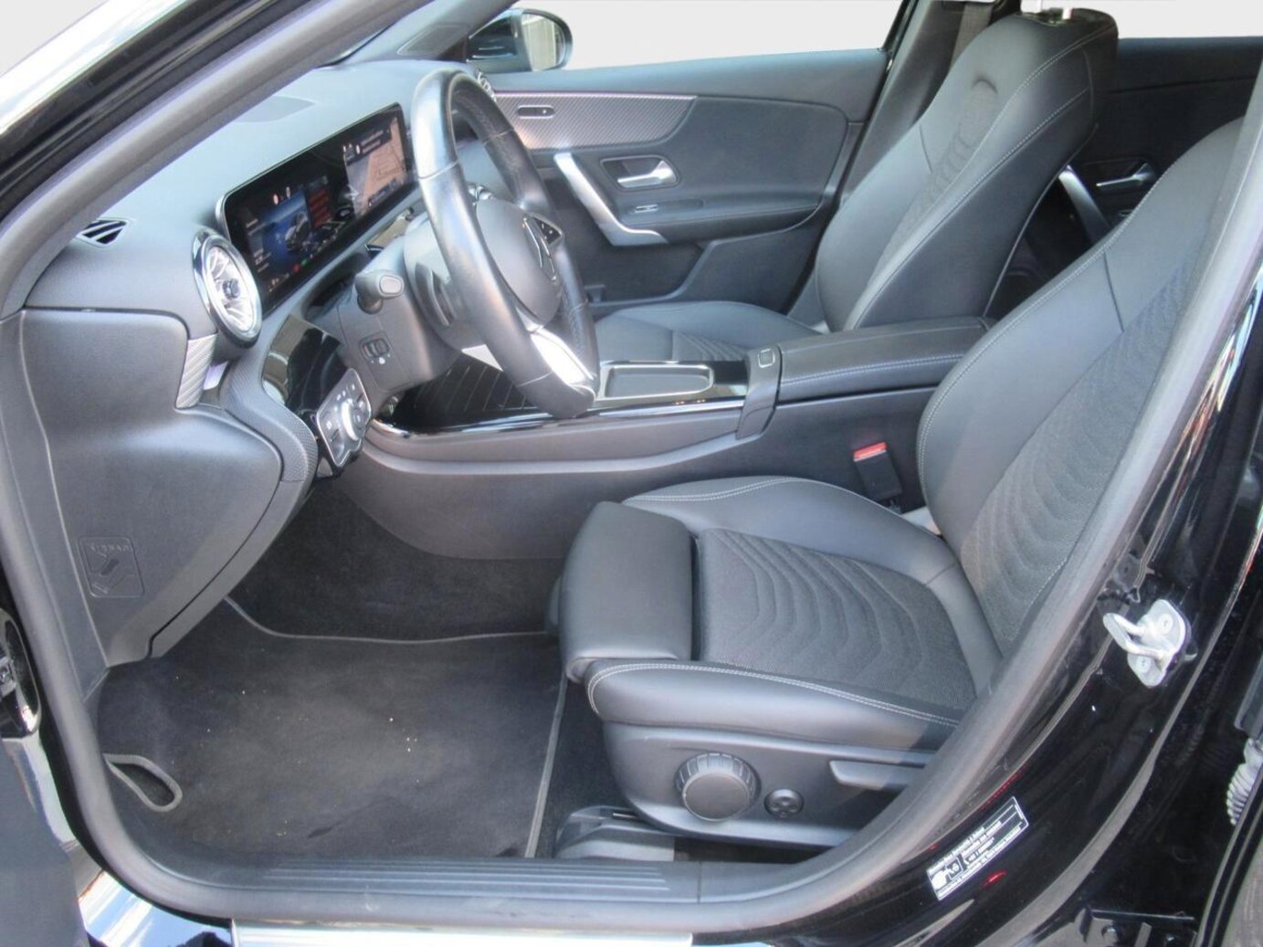 Mercedes-Benz A 250 e Kompaktlimousine mit EQ Hybrid Technologie