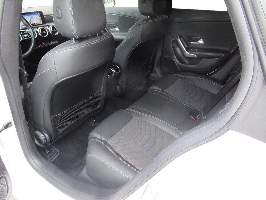 Mercedes-Benz CLA 180 d Shooting Brake