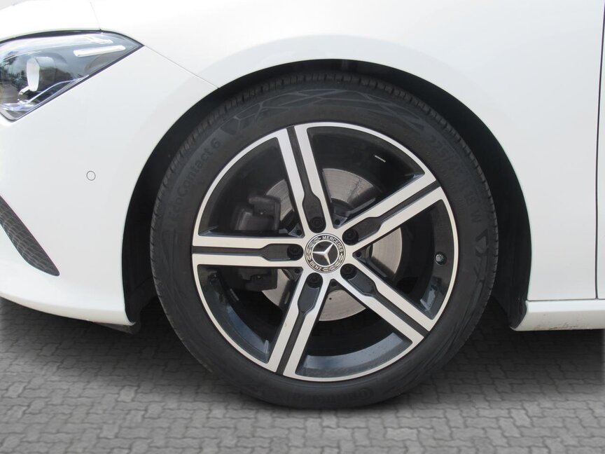 Mercedes-Benz CLA 180 d Shooting Brake