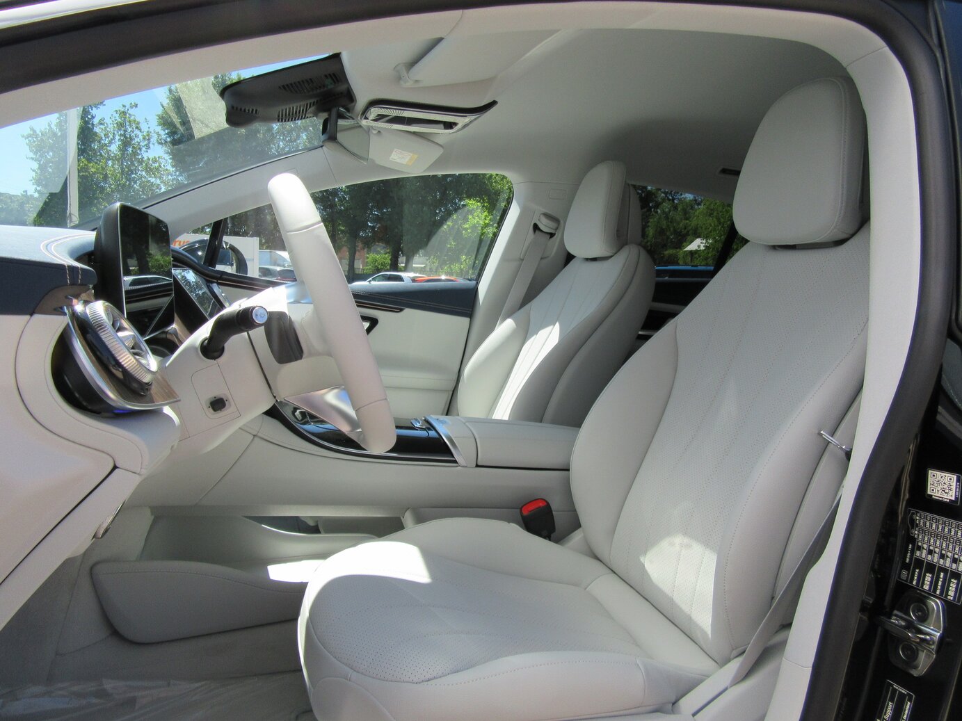 Mercedes-Benz EQE 300