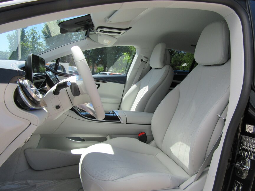 Mercedes-Benz EQE 300