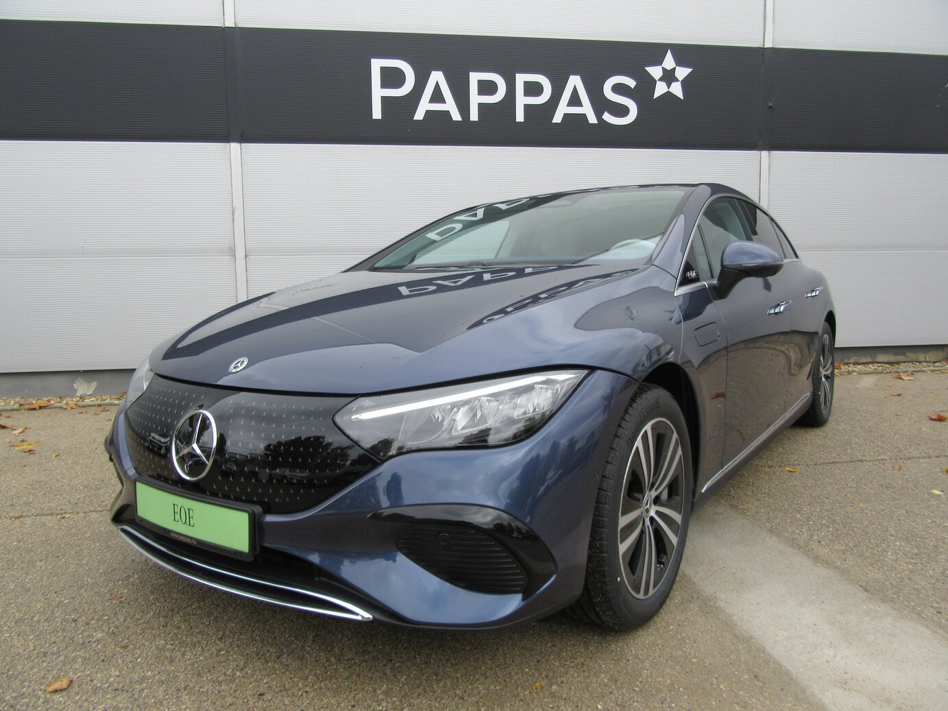 Mercedes-Benz EQE 300