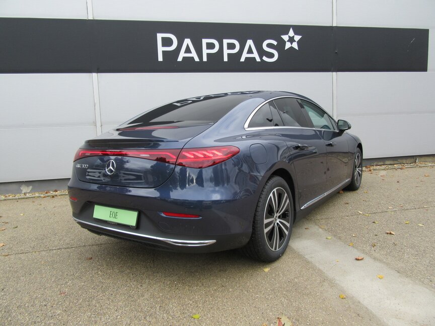 Mercedes-Benz EQE 300