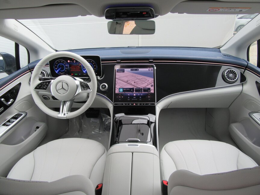 Mercedes-Benz EQE 300