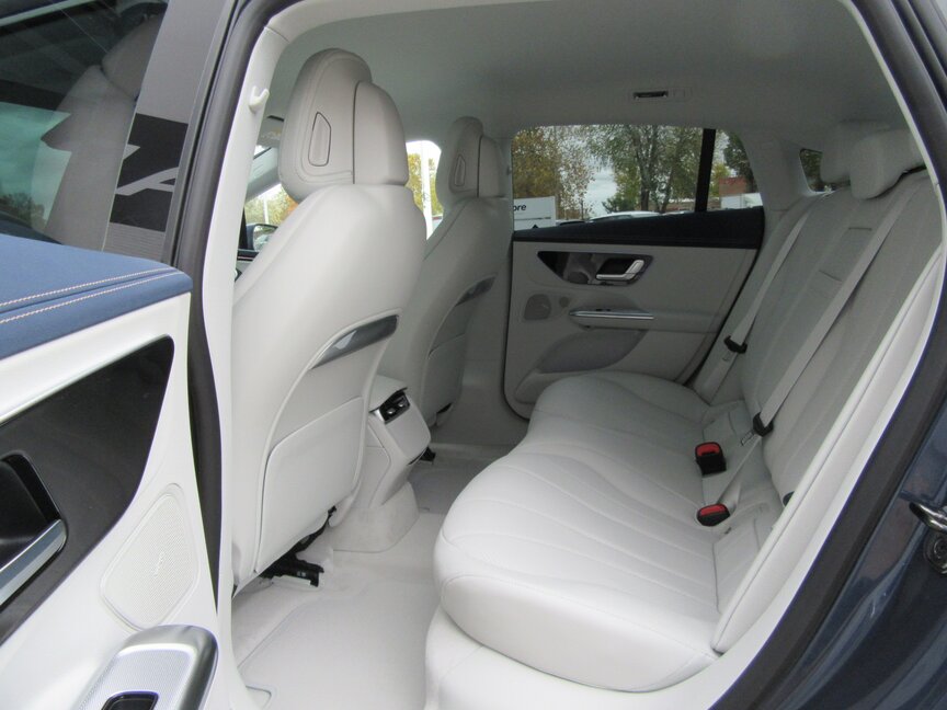 Mercedes-Benz EQE 300