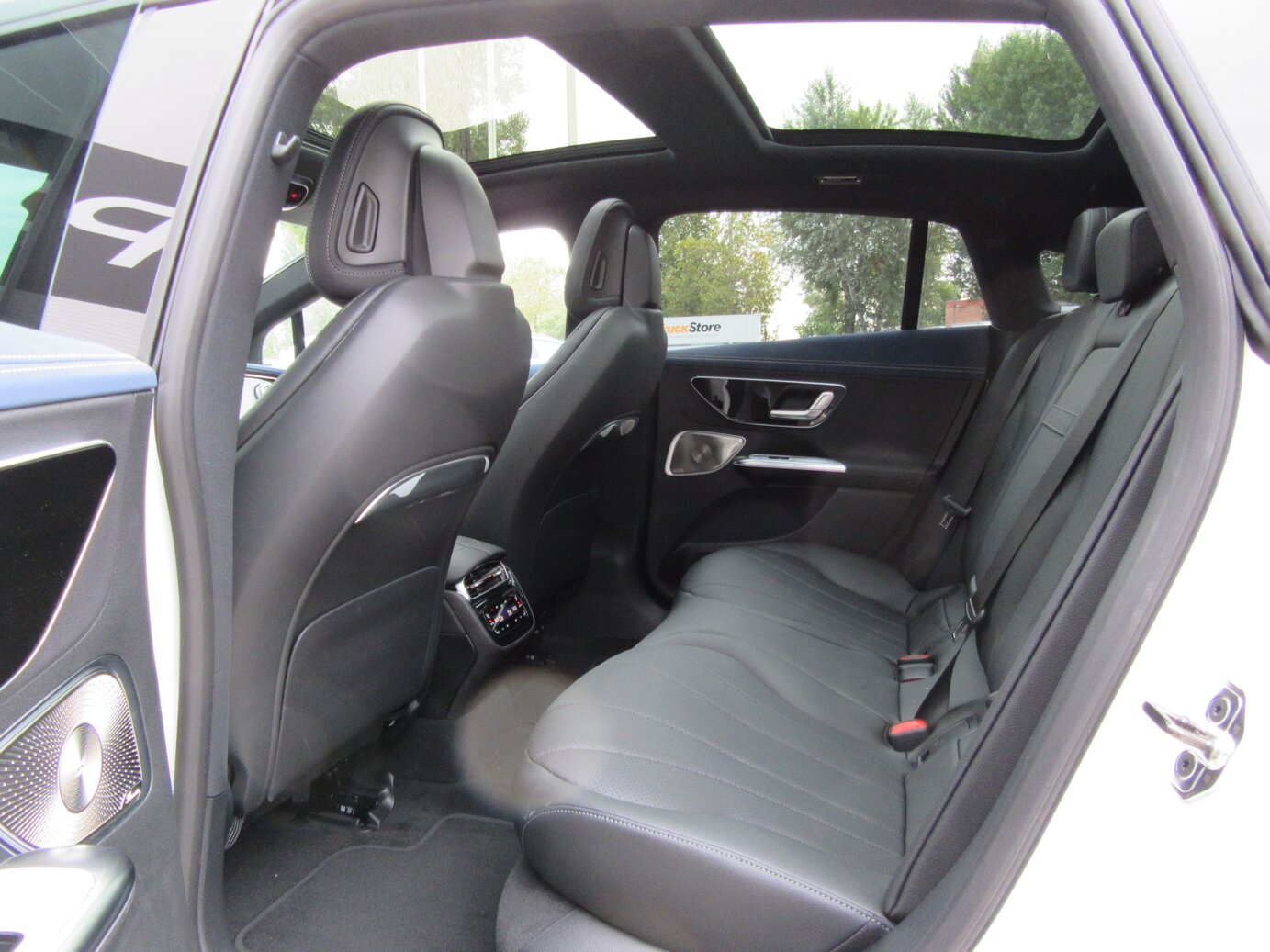 Mercedes-Benz EQE 300