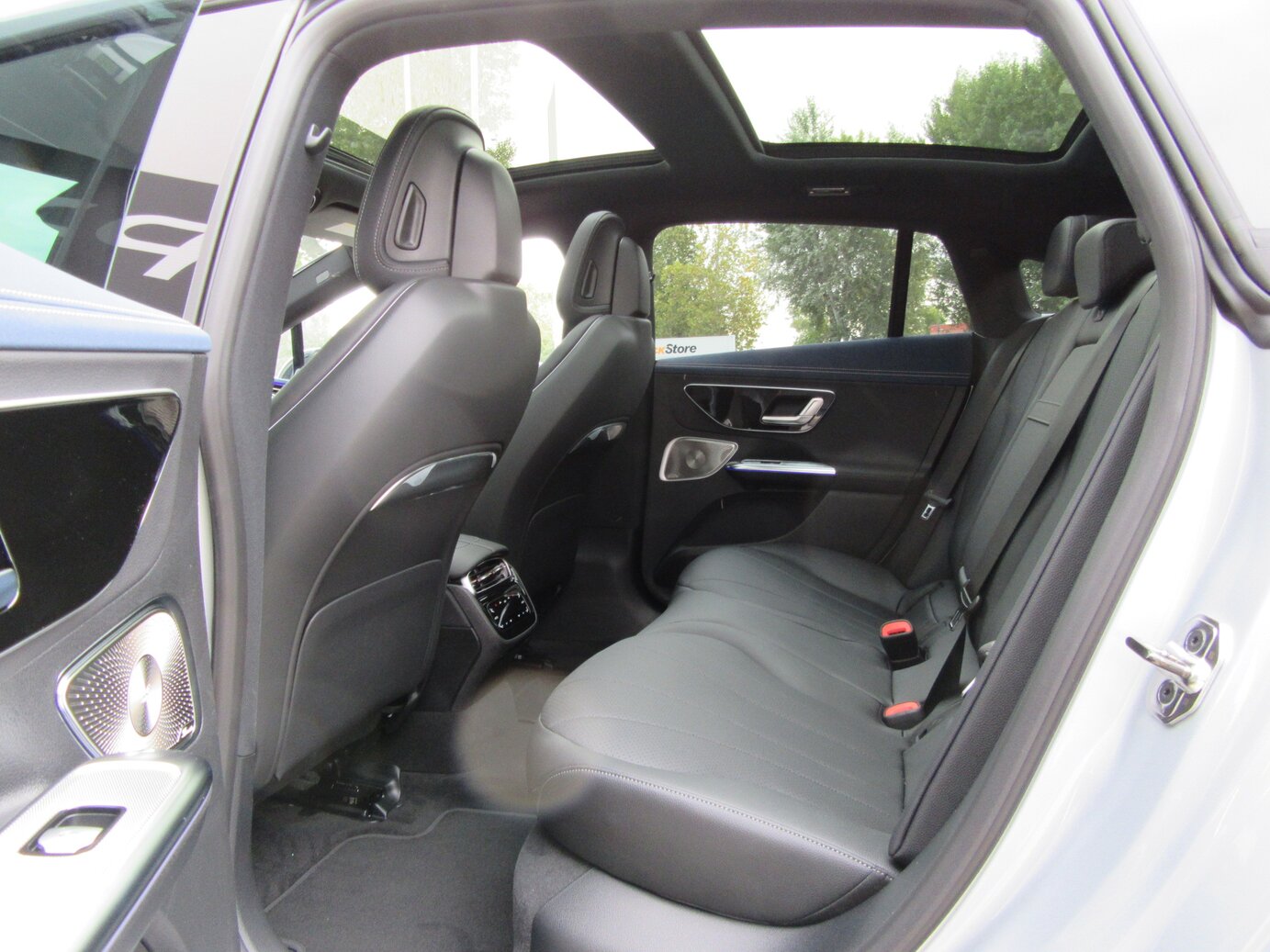 Mercedes-Benz EQE 300