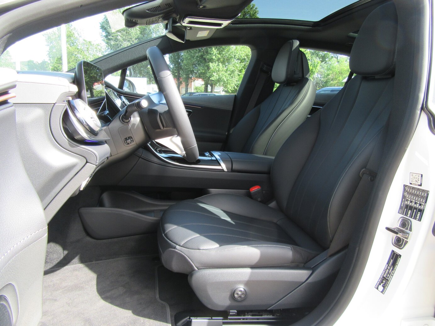 Mercedes-Benz EQE 300