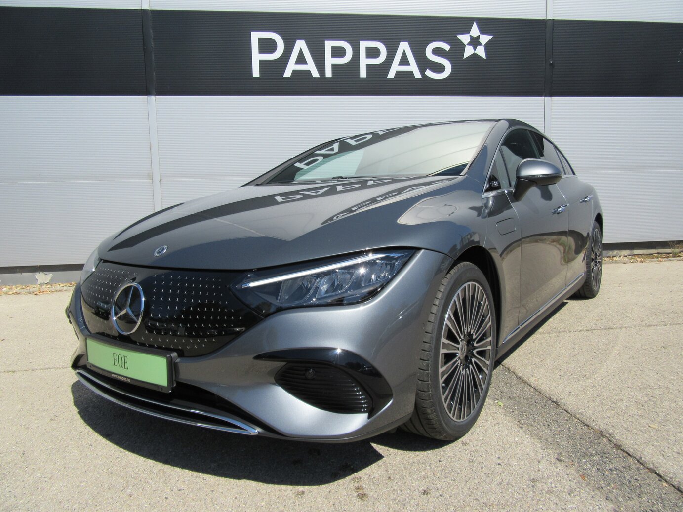 Mercedes-Benz EQE 300