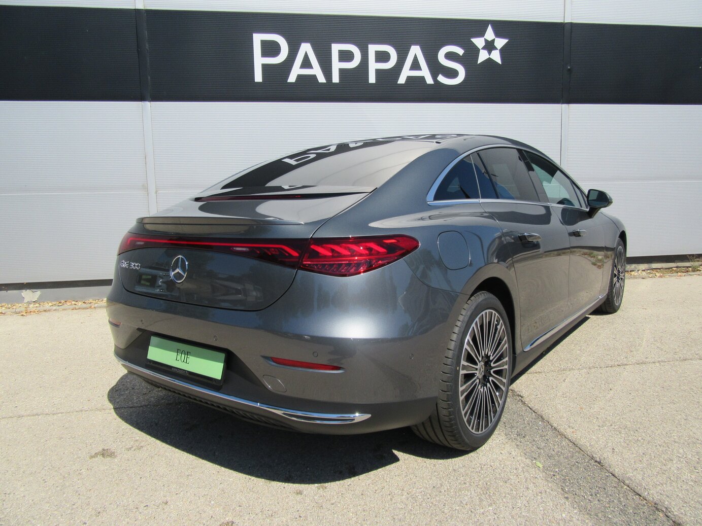 Mercedes-Benz EQE 300