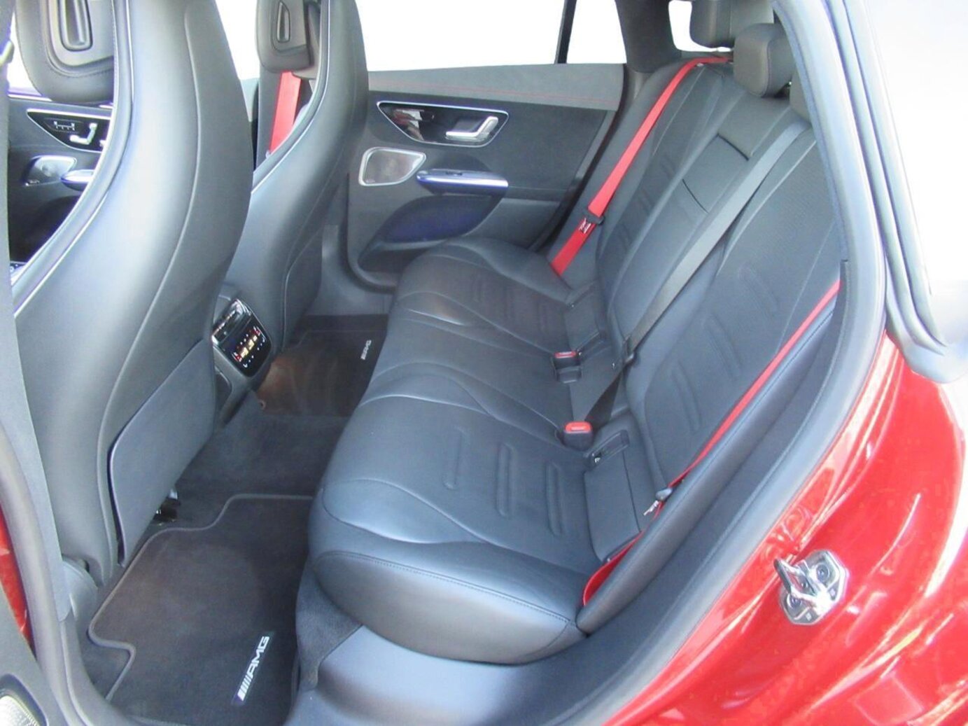 Mercedes-Benz AMG EQE 43 4M