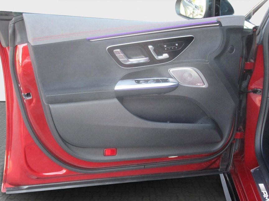 Mercedes-Benz AMG EQE 43 4M