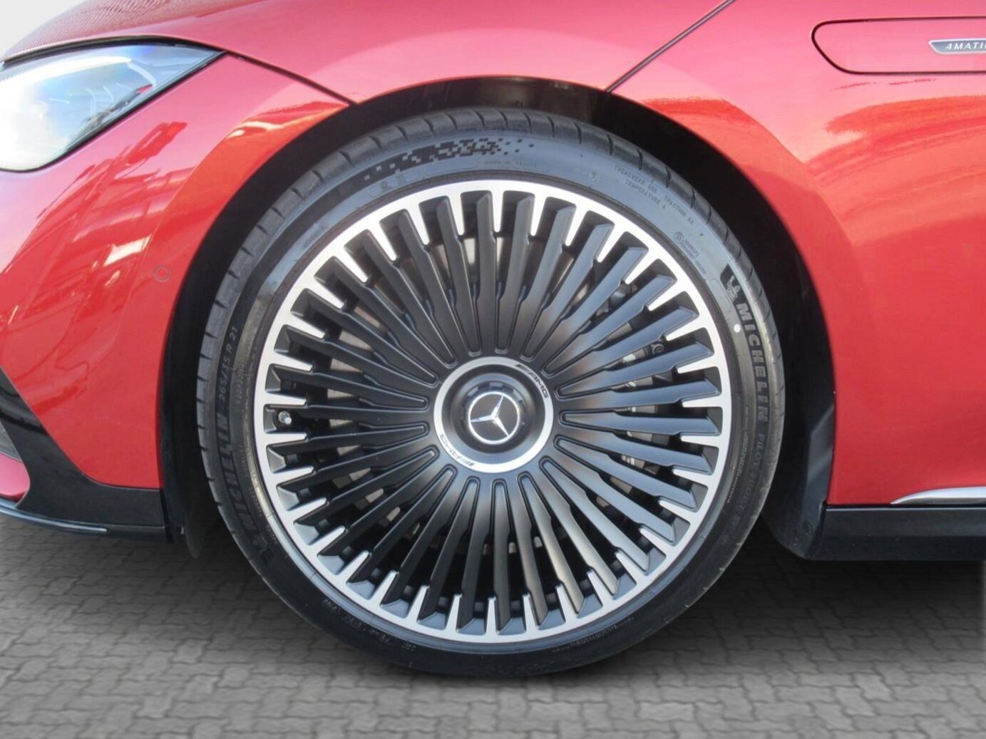 Mercedes-Benz AMG EQE 43 4M