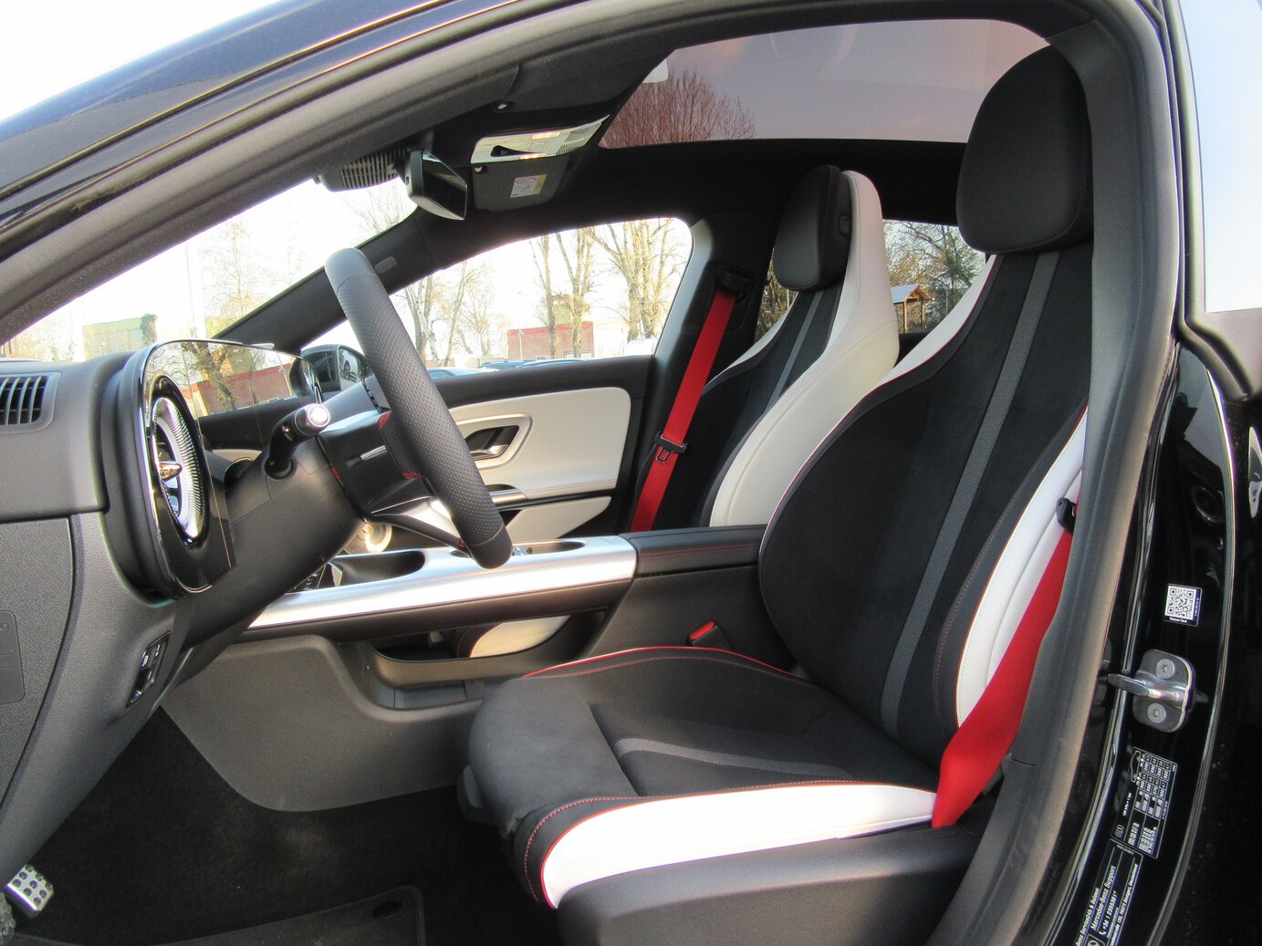 Mercedes-Benz CLA 350 4MATIC Shooting Brake mit EQ Technologie