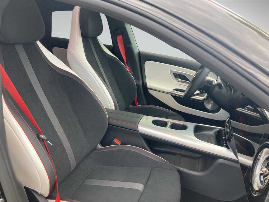 Mercedes-Benz CLA 350 4MATIC Shooting Brake mit EQ Technologie