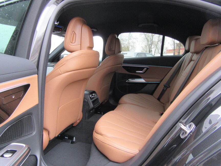 Mercedes-Benz E 200 4MATIC Limousine