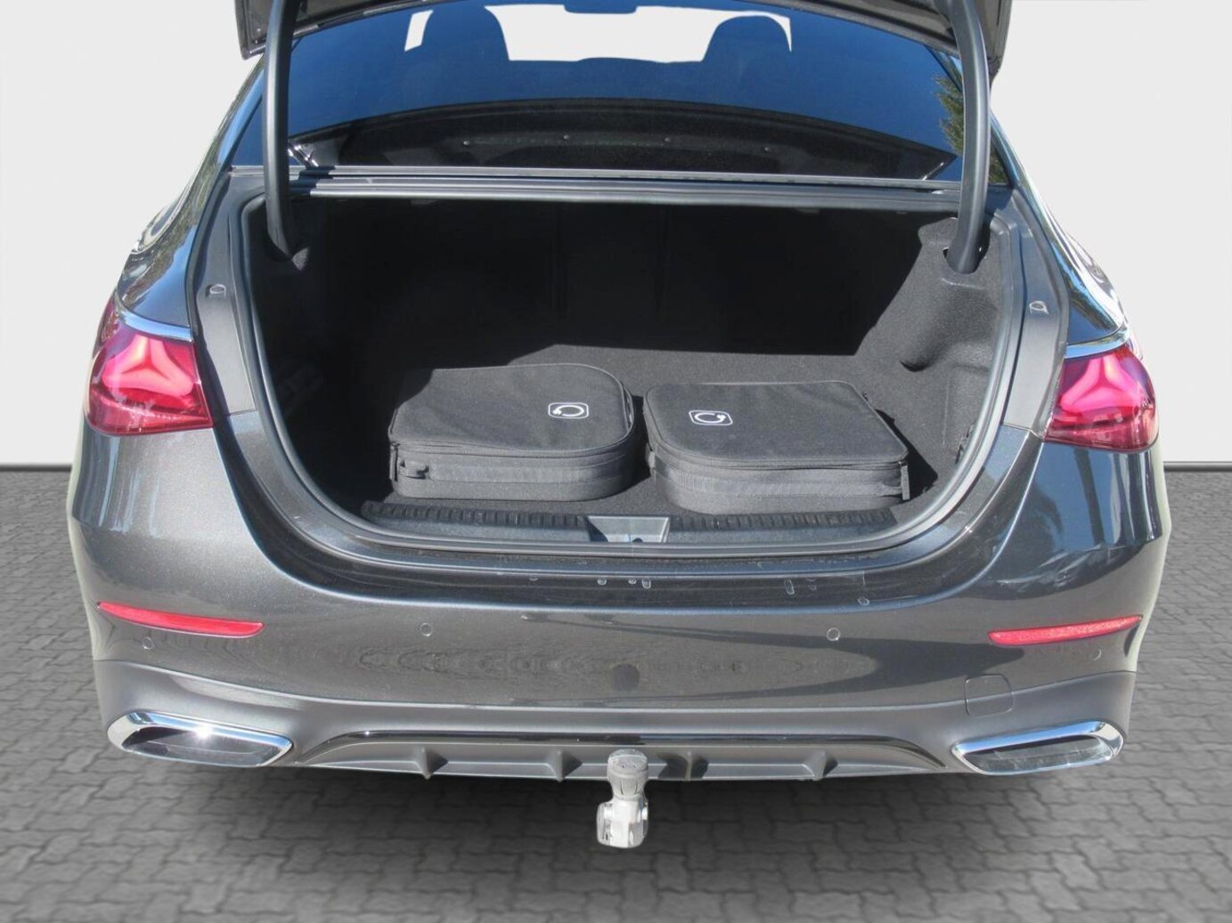 Mercedes-Benz E 300 e 4M