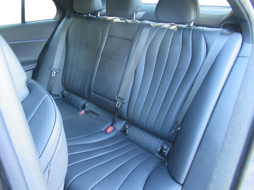 Mercedes-Benz E 300 e 4M