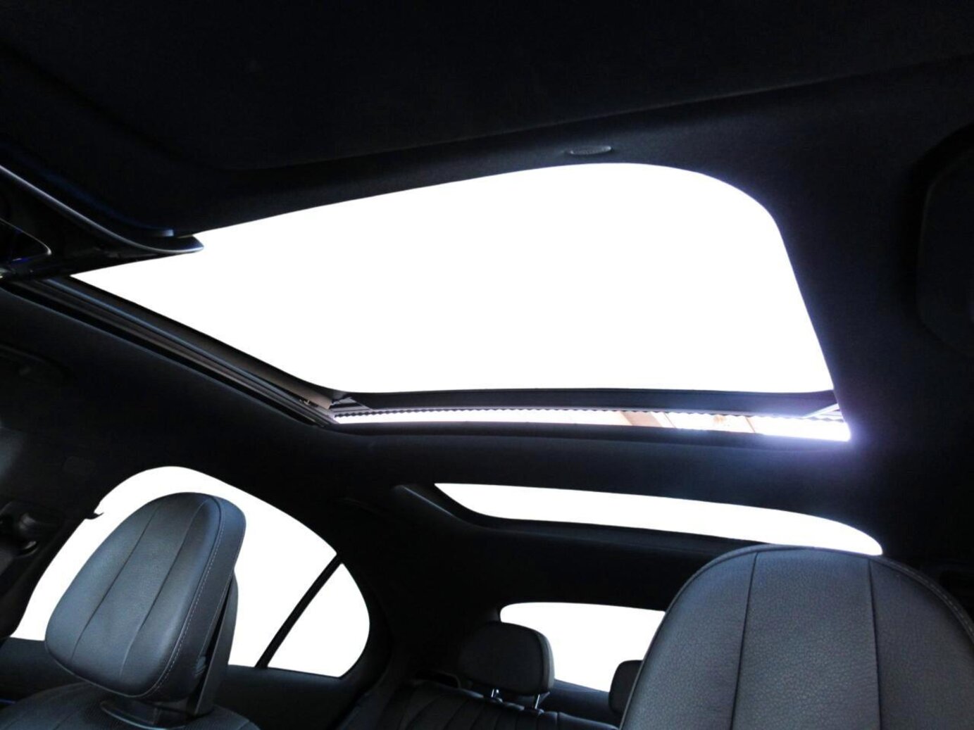 Mercedes-Benz E 300 e 4M