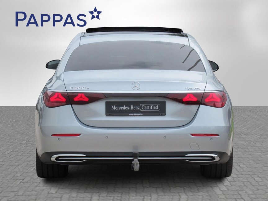 Mercedes-Benz E 300 e 4M