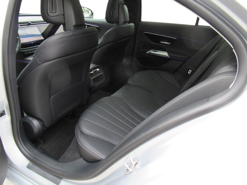 Mercedes-Benz E 300 e 4M