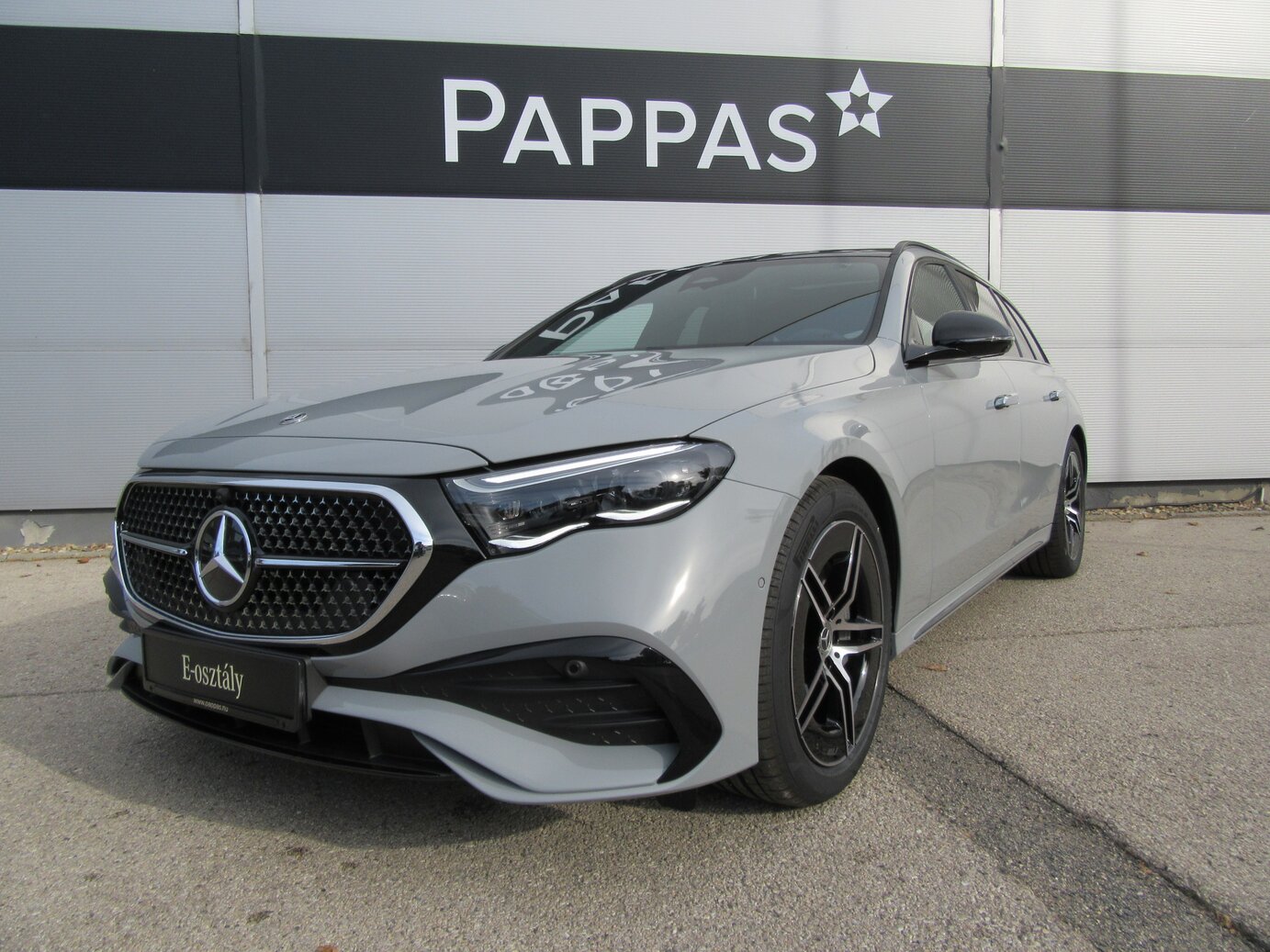 Mercedes-Benz E 300 de 4MATIC T-Modell mit EQ Hybrid Technologie