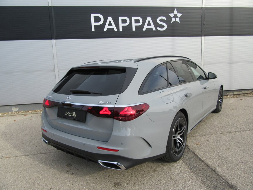 Mercedes-Benz E 300 de 4MATIC T-Modell mit EQ Hybrid Technologie