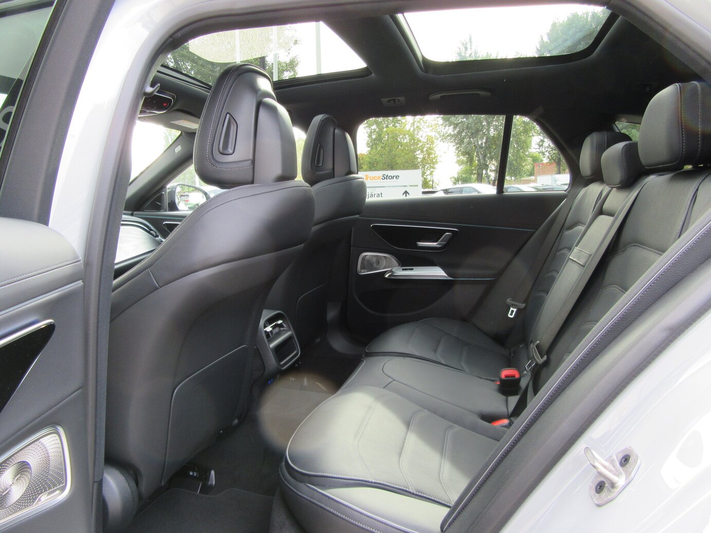 Mercedes-Benz E 300 de 4MATIC T-Modell mit EQ Hybrid Technologie