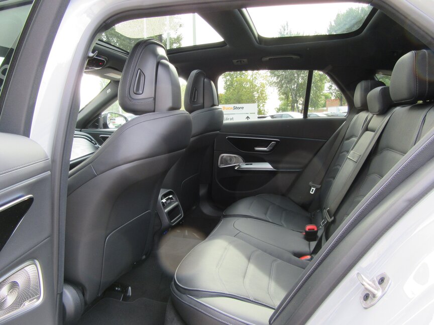 Mercedes-Benz E 300 de 4MATIC T-Modell mit EQ Hybrid Technologie