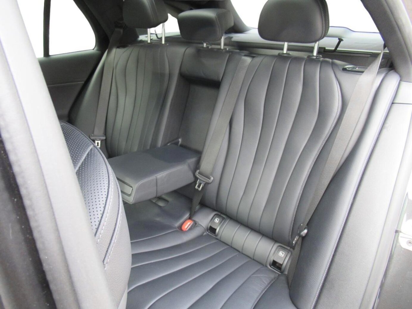 Mercedes-Benz E 300 de 4M T-Modell