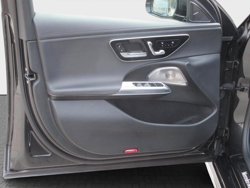 Mercedes-Benz E 300 de 4M T-Modell