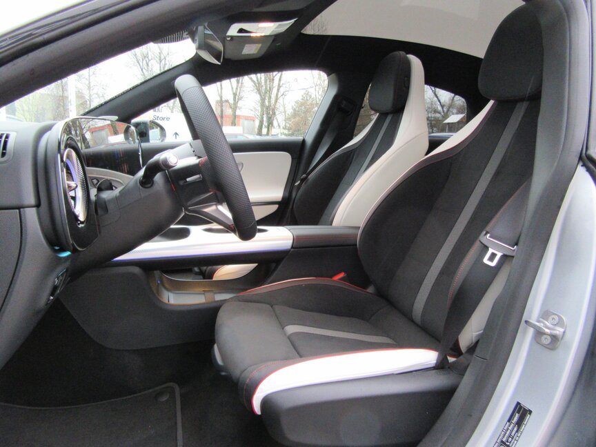 Mercedes-Benz CLA 200