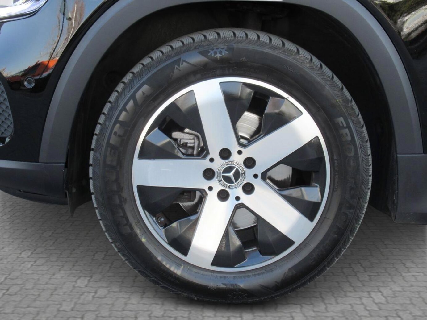 Mercedes-Benz GLB 200