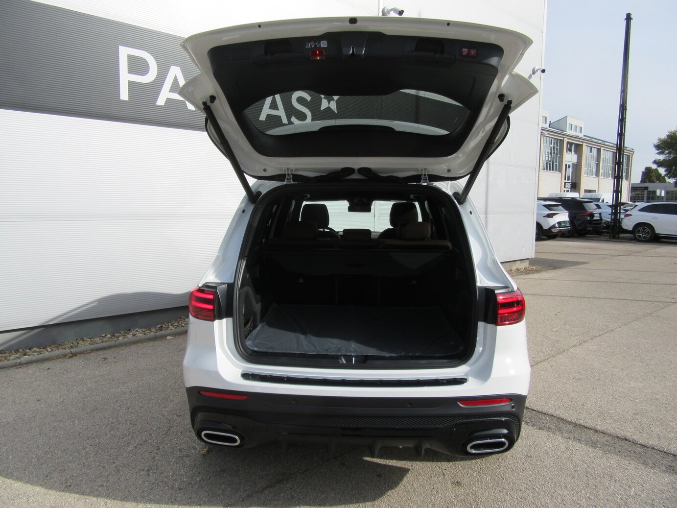 Mercedes-Benz GLB 200