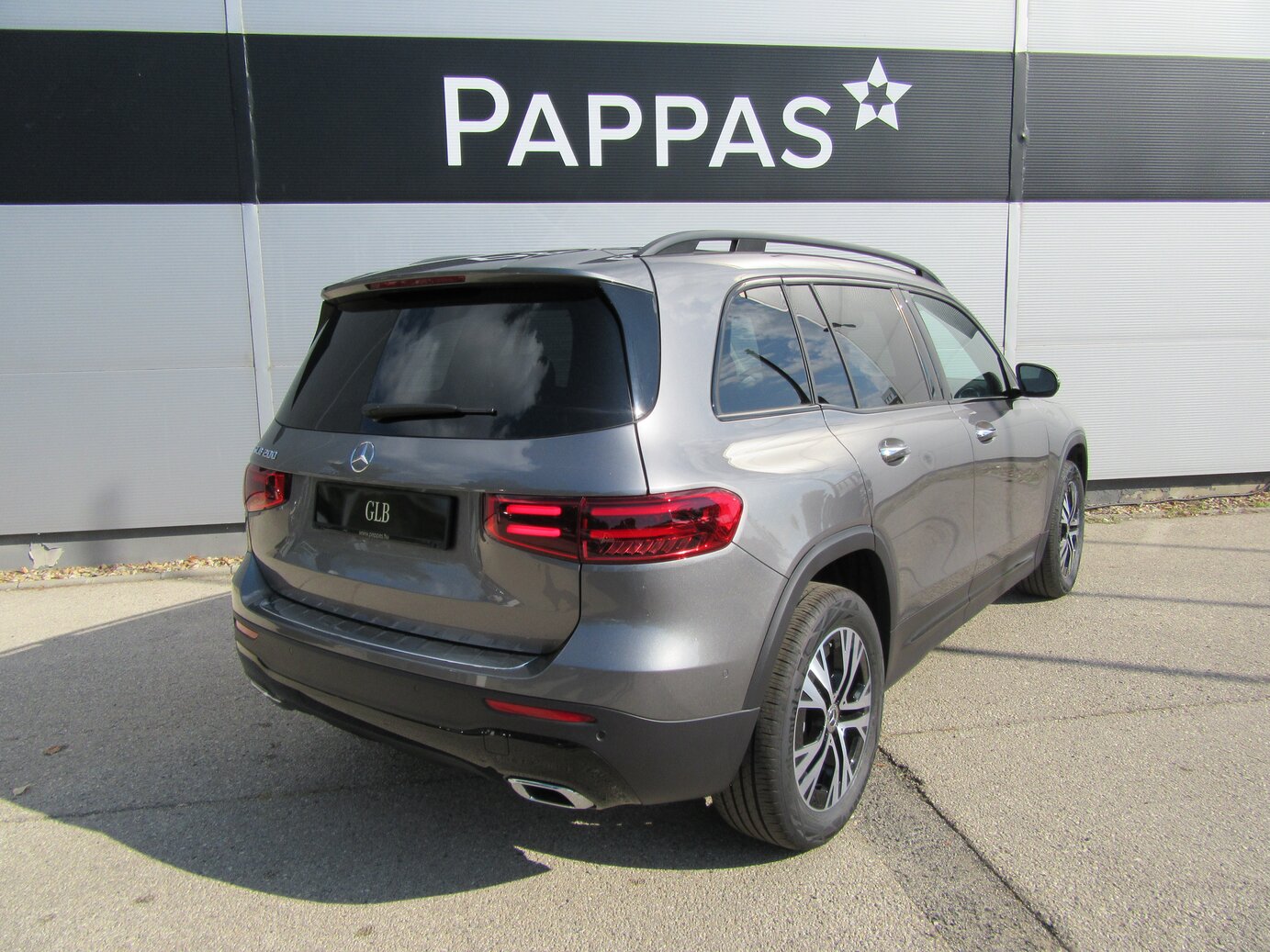 Mercedes-Benz GLB 200