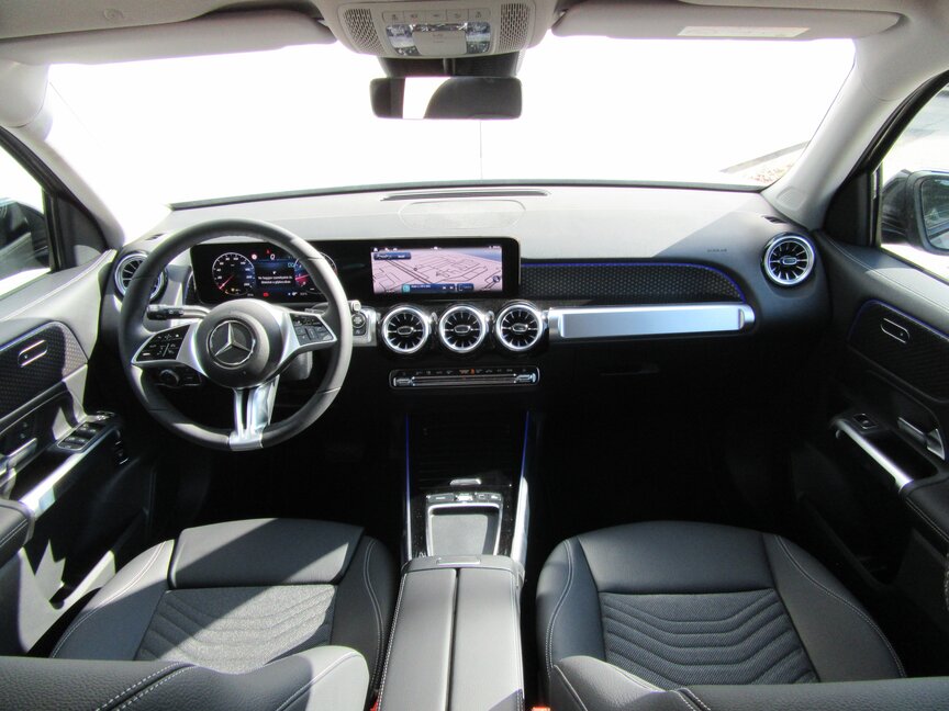 Mercedes-Benz GLB 200